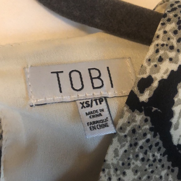 Tobi Snakeskin romper - Picture 4 of 4